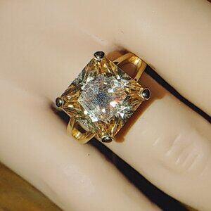 Princess Cut Prong Set Ring Large Champagne Sparkling Gemstone Size 7 Gold Tone